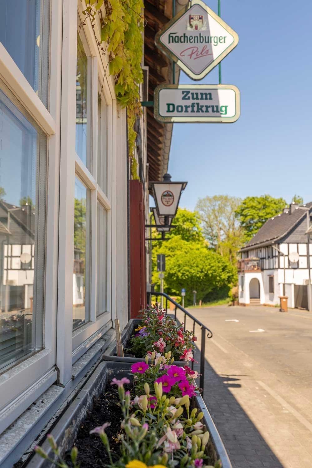 Landgasthof Zum Dorfkrug Schoneberg  Exterior photo